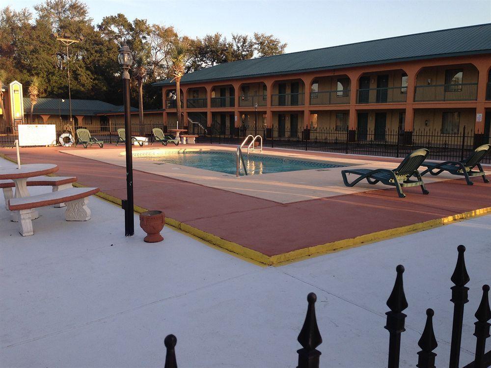 ซูเปอร์ 8 บาย วินด์แฮม เพนซาโคลา เวสต์ Motel Beach Haven ภายนอก รูปภาพ